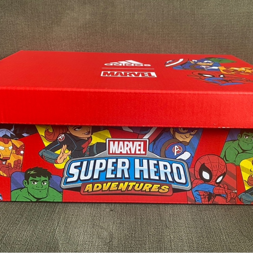 Adidas Junior Marvel Superman size 5 Sliders - Picture 2 of 2